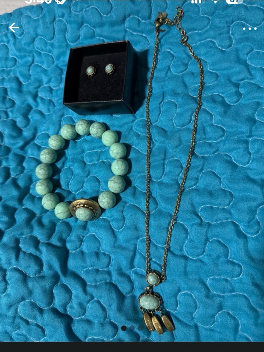Avon Aqua-Turquoise Bead Bracelet with Gold-Tone Accent